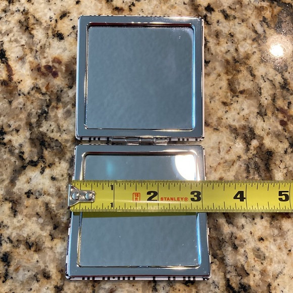 Charlotte Starr Compact Dual Mirror - Picture 5 of 5